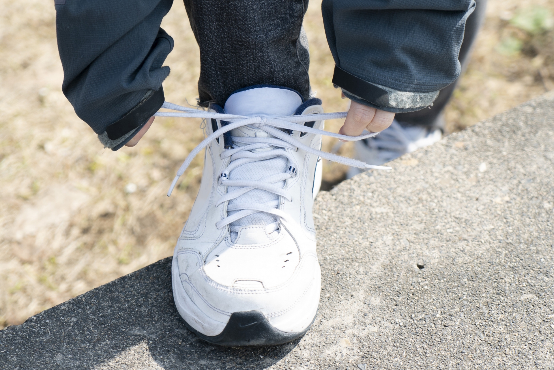 身体を温める女性